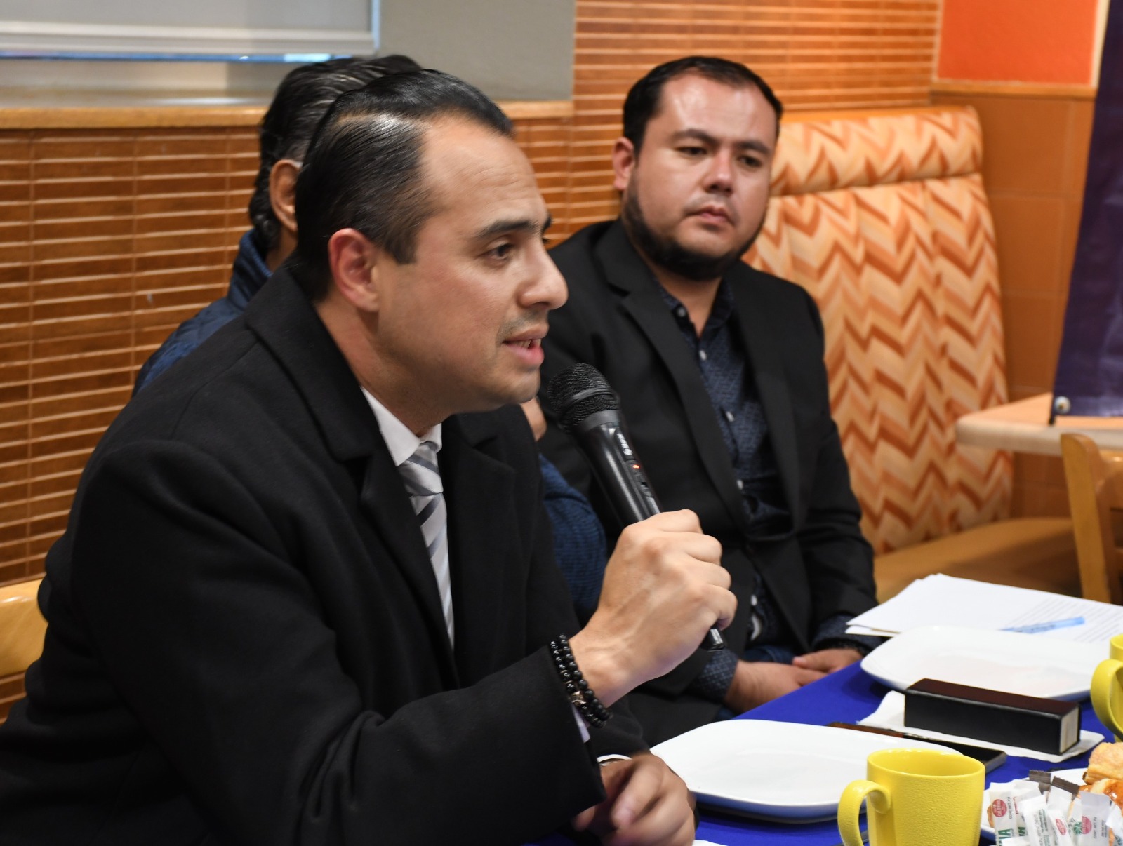 Se re&uacute;ne Fiscal Regional De Tijuana con el Colegio